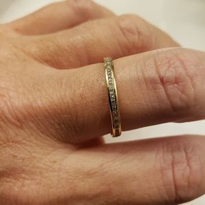 14k gold ring w cz stones